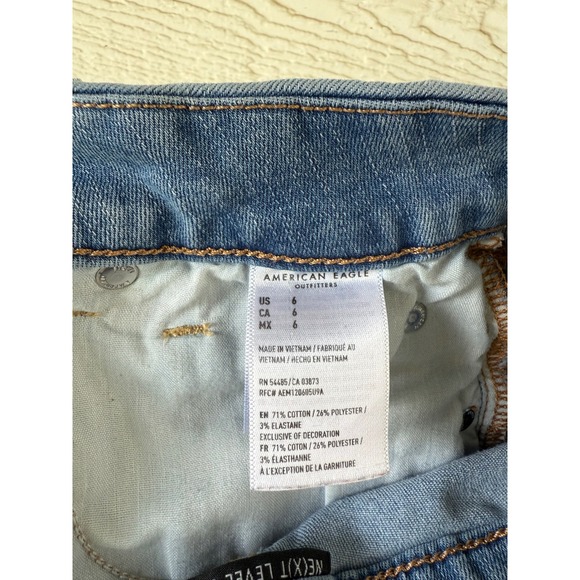 American Eagle Denim Shorts Size 6 Curvy Hi-Rise Button Fly Distressed Hem - Picture 5 of 6